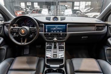 Porsche Macan T — photo 34