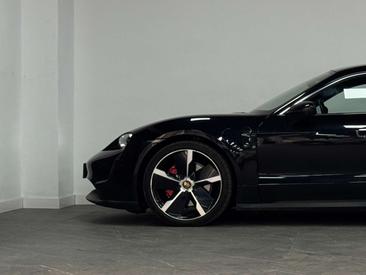 Porsche Taycan 4S — photo 15