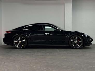 Porsche Taycan 4S — photo 17