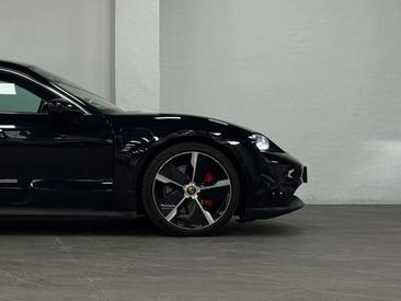 Porsche Taycan 4S — photo 19