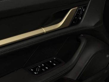 Porsche Taycan 4S — photo 26