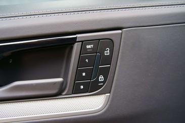 Porsche Cayenne III S — photo 19