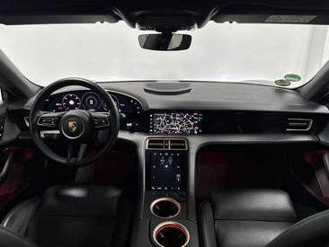 Porsche Taycan 4S — photo 28