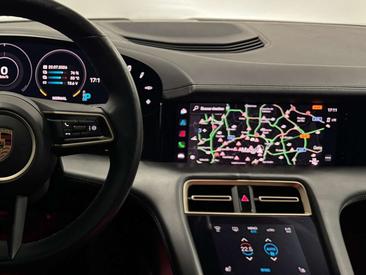 Porsche Taycan 4S — photo 33