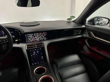 Porsche Taycan 4S — photo 37