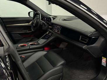 Porsche Taycan 4S — photo 41