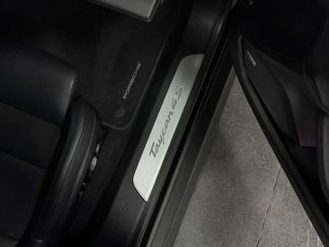 Porsche Taycan 4S — photo 42