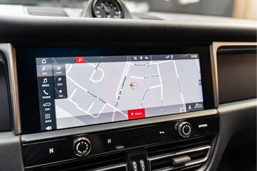 Porsche Macan T — photo 43