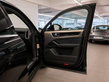 Porsche Cayenne III — photo 7