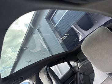 Porsche Taycan — photo 11