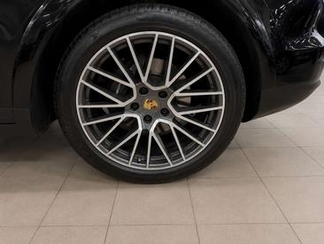 Porsche Cayenne III — photo 8