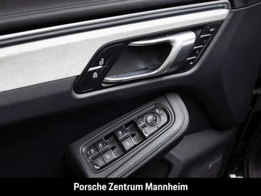 Porsche Macan Electrique Turbo — photo 22
