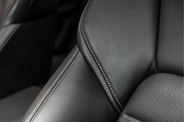 Porsche Macan T — photo 48