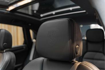 Porsche Macan T — photo 49