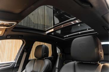 Porsche Macan T — photo 50