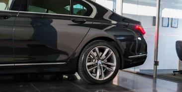 BMW Série 7 730d — photo 11