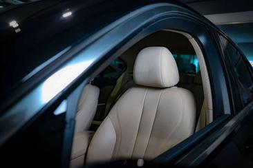 BMW Série 7 730d — photo 12
