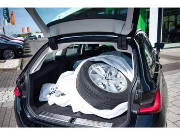 BMW Série 3 Touring Shadow Line 318d — photo 11