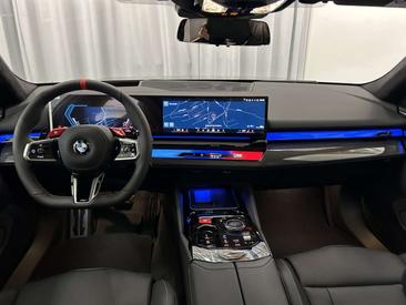 BMW M5 — photo 7