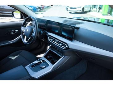 BMW Série 3 Touring Shadow Line 318d — photo 17