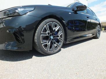 BMW I5 M60 XDrive — photo 9