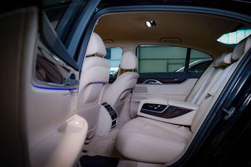 BMW Série 7 730d — photo 19