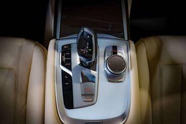BMW Série 7 730d — photo 26