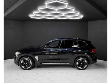 BMW iX3 — photo 2