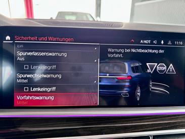 BMW X7 M Sport 40d — photo 21