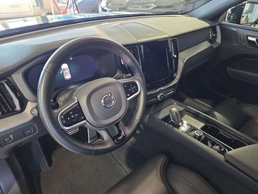 Volvo XC60 B5 R-Design — photo 20