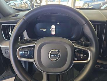 Volvo XC60 B5 R-Design — photo 23
