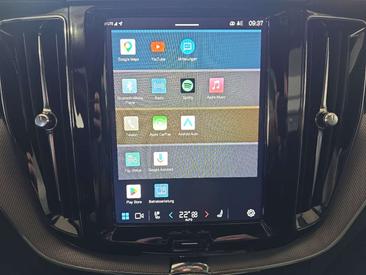 Volvo XC60 B5 R-Design — photo 26