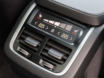 Volvo XC90 D5 Ultimate — photo 15