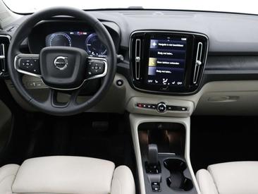 Volvo XC40 T5 Recharge Core — photo 6