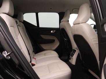 Volvo XC40 T5 Recharge Core — photo 9