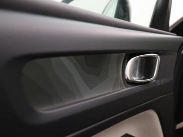 Volvo XC40 T5 Recharge Core — photo 16