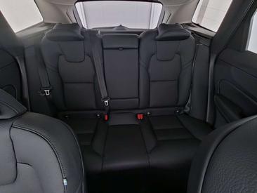 Volvo XC60 — photo 7