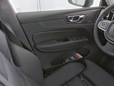 Volvo XC60 — photo 12