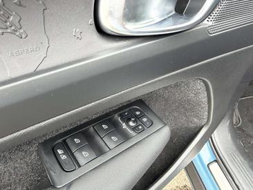 Volvo C40 Recharge Core — photo 12
