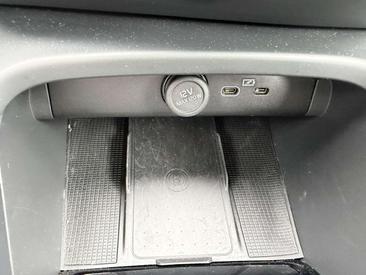 Volvo C40 Recharge Core — photo 19