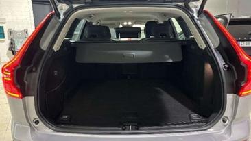 Volvo XC60 B4 Core — photo 12