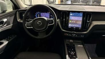 Volvo XC60 B4 Core — photo 23