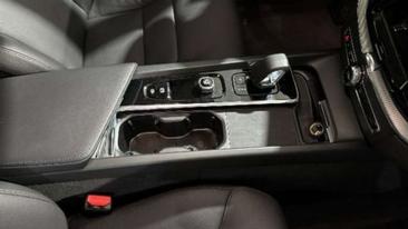 Volvo XC60 B4 Core — photo 24