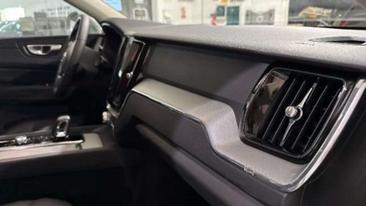 Volvo XC60 B4 Core — photo 30
