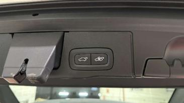 Volvo XC60 B4 Core — photo 31