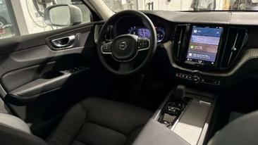 Volvo XC60 B4 Core — photo 34