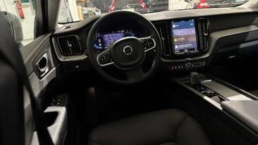 Volvo XC60 B4 Core — photo 35