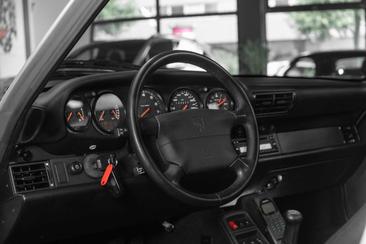 Porsche 993 Carrera 4S — photo 31