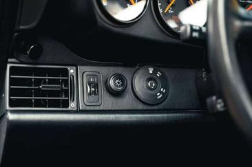 Porsche 993 Carrera — photo 9