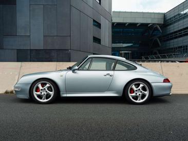 Porsche 993 Carrera 4S — photo 8